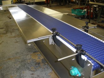 modular belt conveyor with removable side tables
